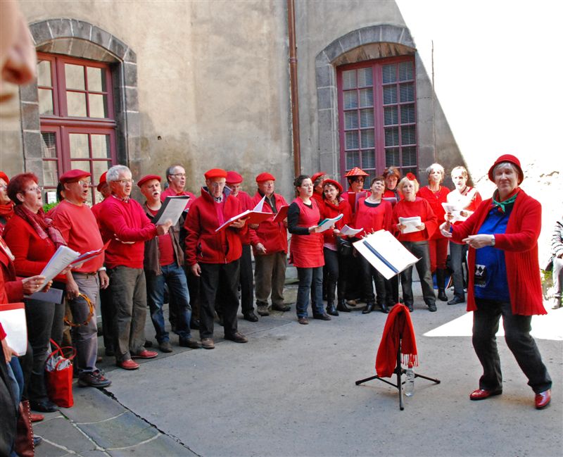 Fête de la ville 2013 dans la cour de la mairie de Riom