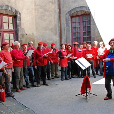 Fête de la ville 2013 dans la cour de la mairie de Riom